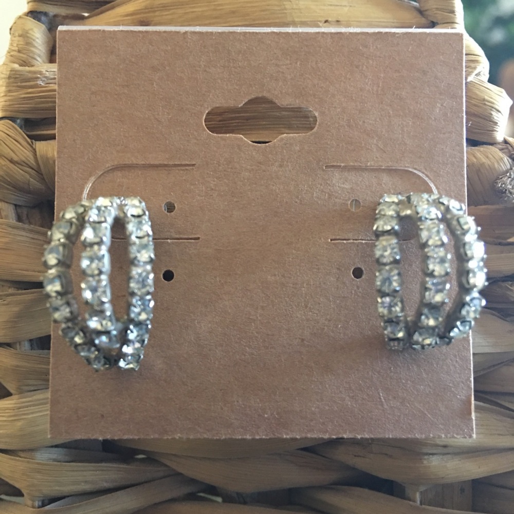 Vintage elegant clear rhinestone pierced earrings